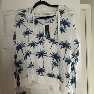 Size Large NWT pull over hoodie. Ocean Drive
